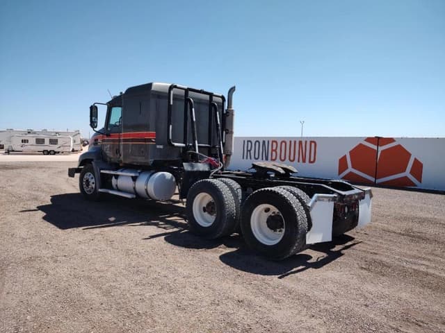 Image of Mack CX613 equipment image 2