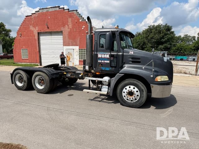 Image of Mack CXN613 equipment image 2