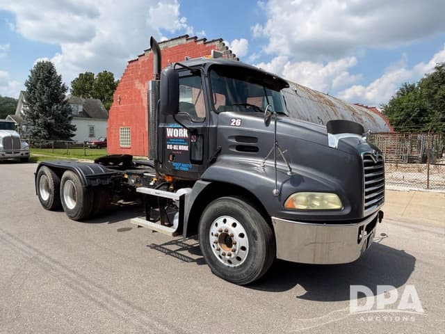 Image of Mack CXN613 equipment image 1