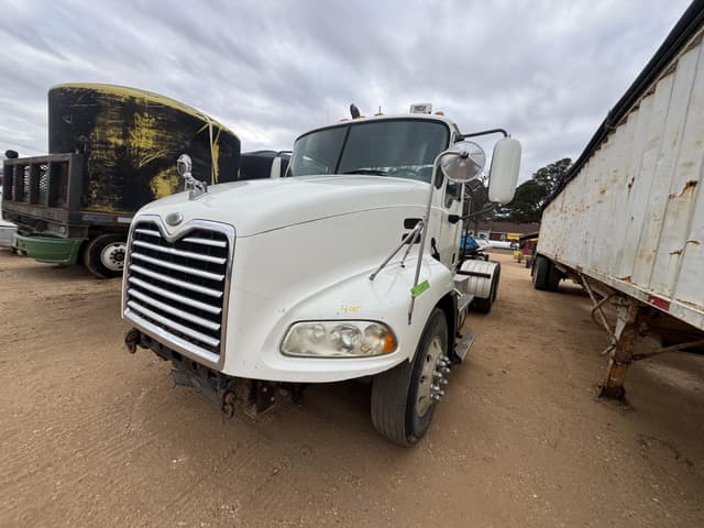 Image of Mack CXN613 equipment image 1