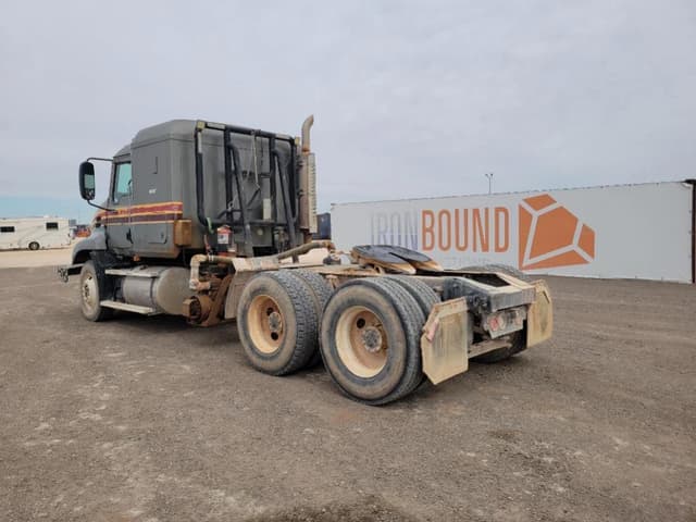 Image of Mack CXN613 equipment image 2