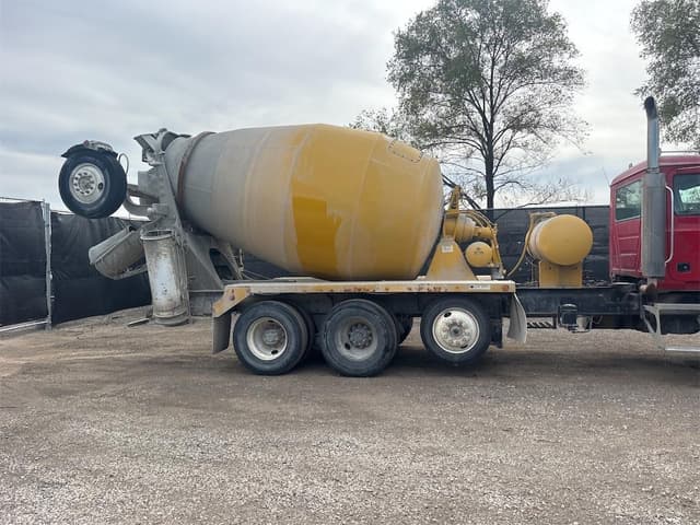 Image of Mack CV513 equipment image 3