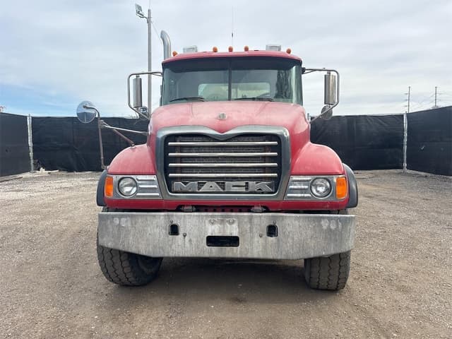 Image of Mack CV513 equipment image 1