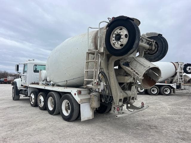 Image of Mack Granite CV713 equipment image 4