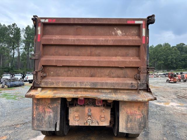 Image of Mack Granite CV713 equipment image 4
