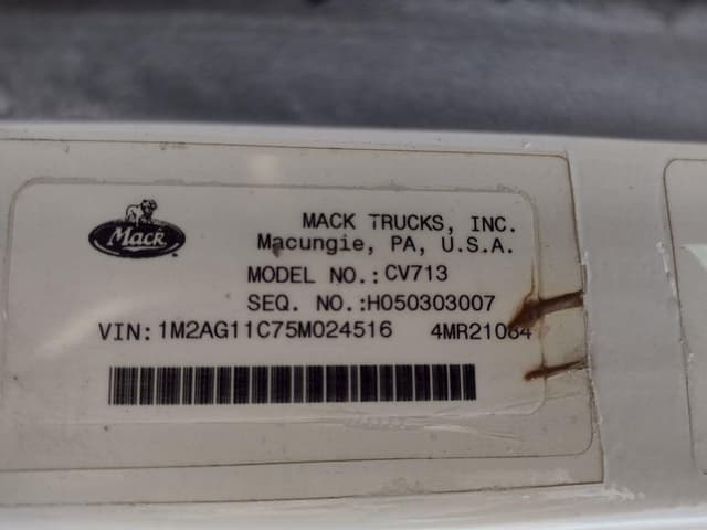 Image of Mack Granite CV713 equipment image 4