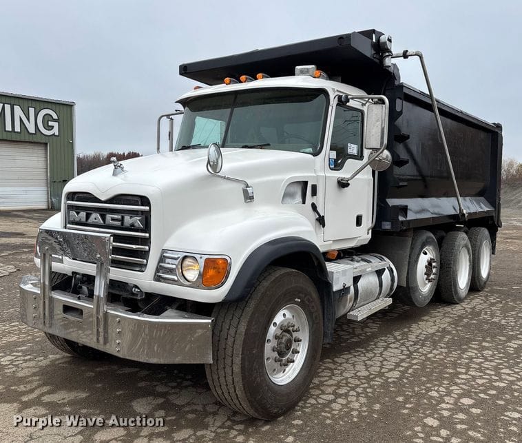2005 Mack Granite CV713 Equipment Image0