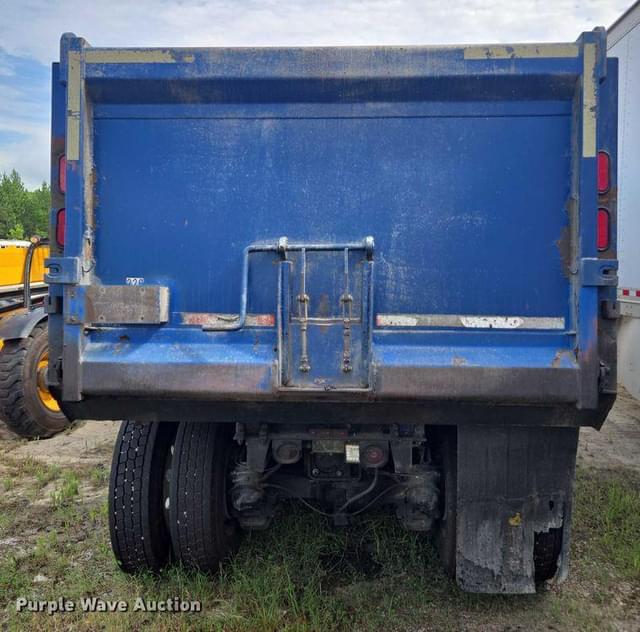 Image of Mack Granite CV713 equipment image 4