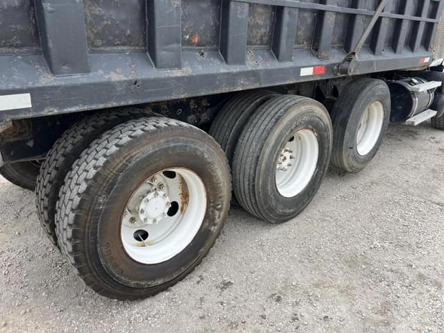 Image of Mack CV713 equipment image 4