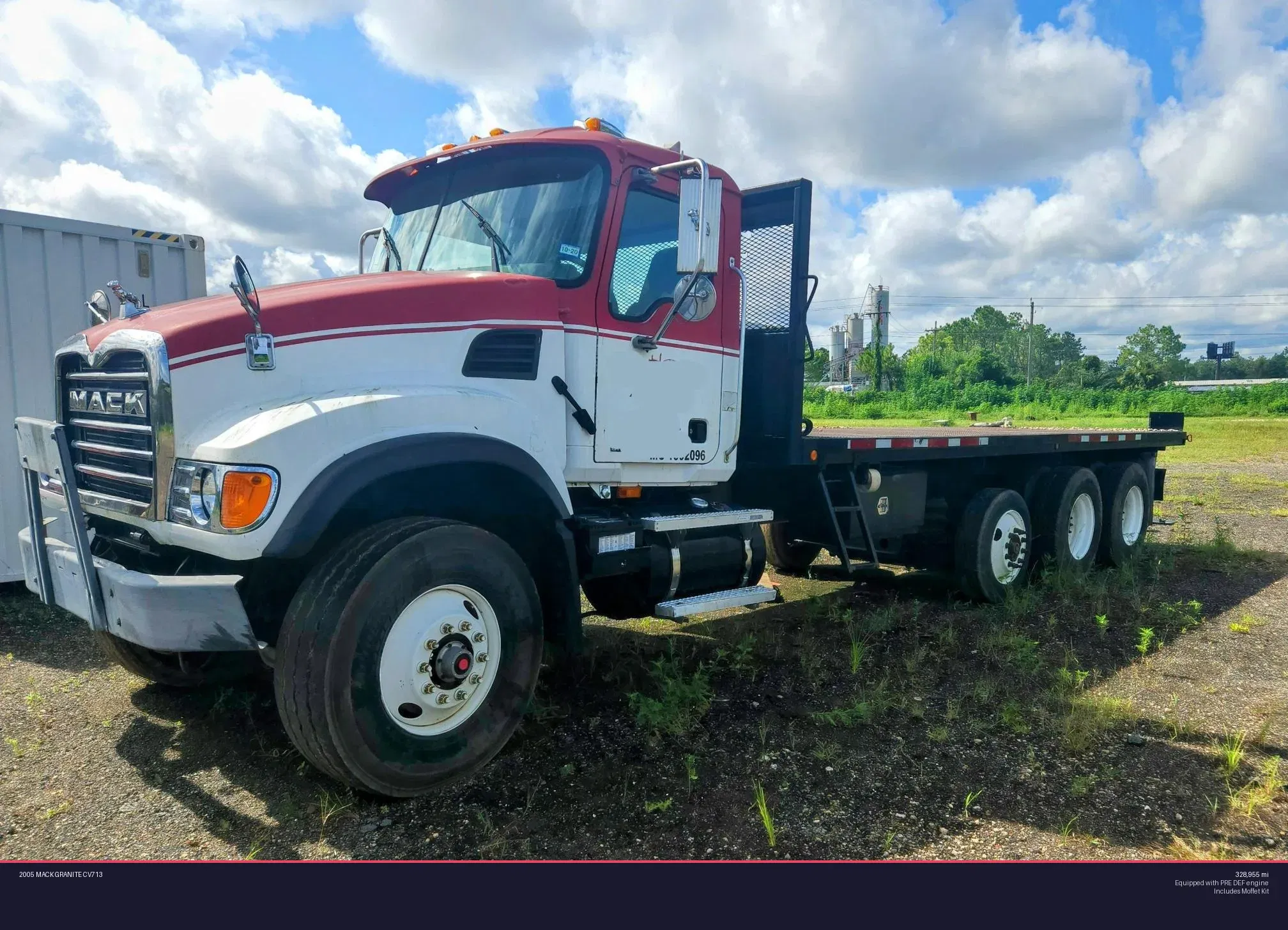 2005 Mack Granite CV713 Equipment Image0