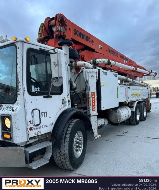 Image of Mack MR688S equipment image 1