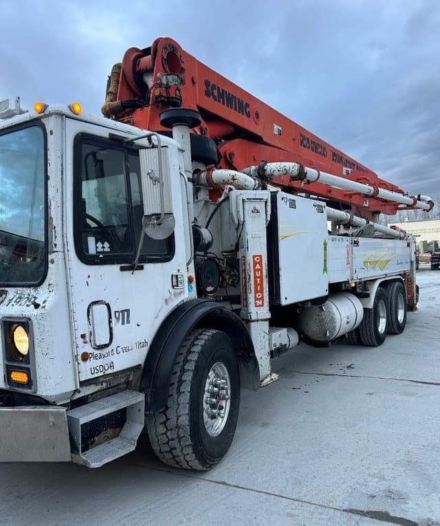 Image of Mack MR688S equipment image 1