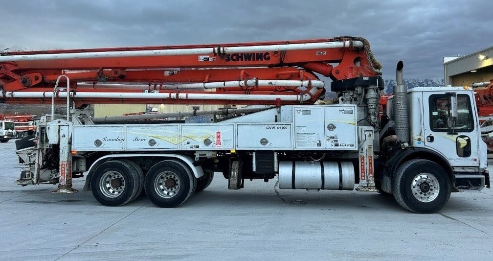 Mack MR688S Equipment Image0