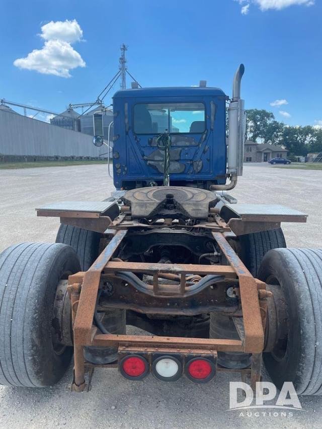 Image of Mack CV713 equipment image 4