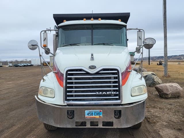 Image of Mack Vision equipment image 2