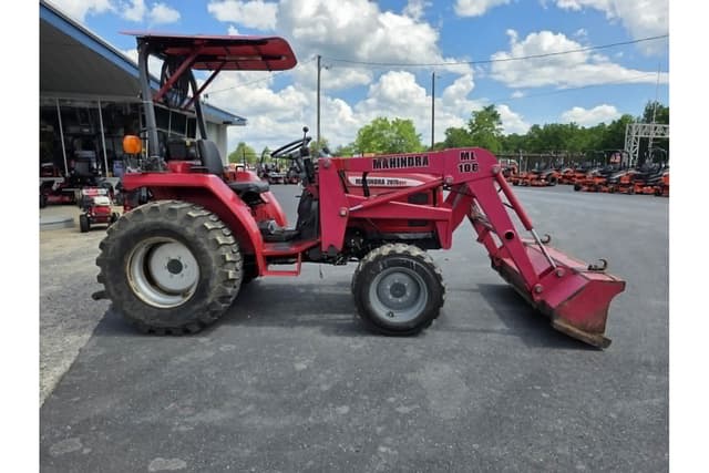 Image of Mahindra 2615 equipment image 3
