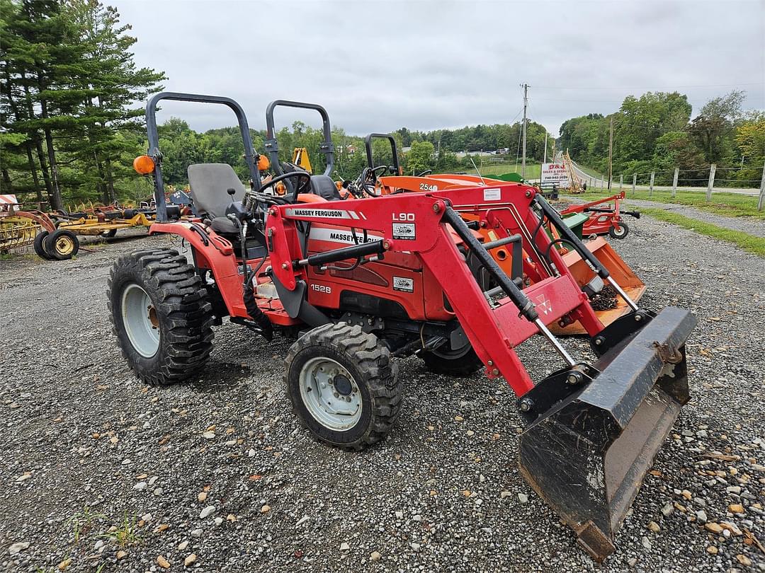 Image of Massey Ferguson 1528 Primary image