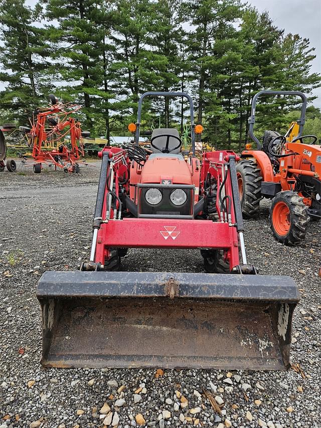 Image of Massey Ferguson 1528 equipment image 3