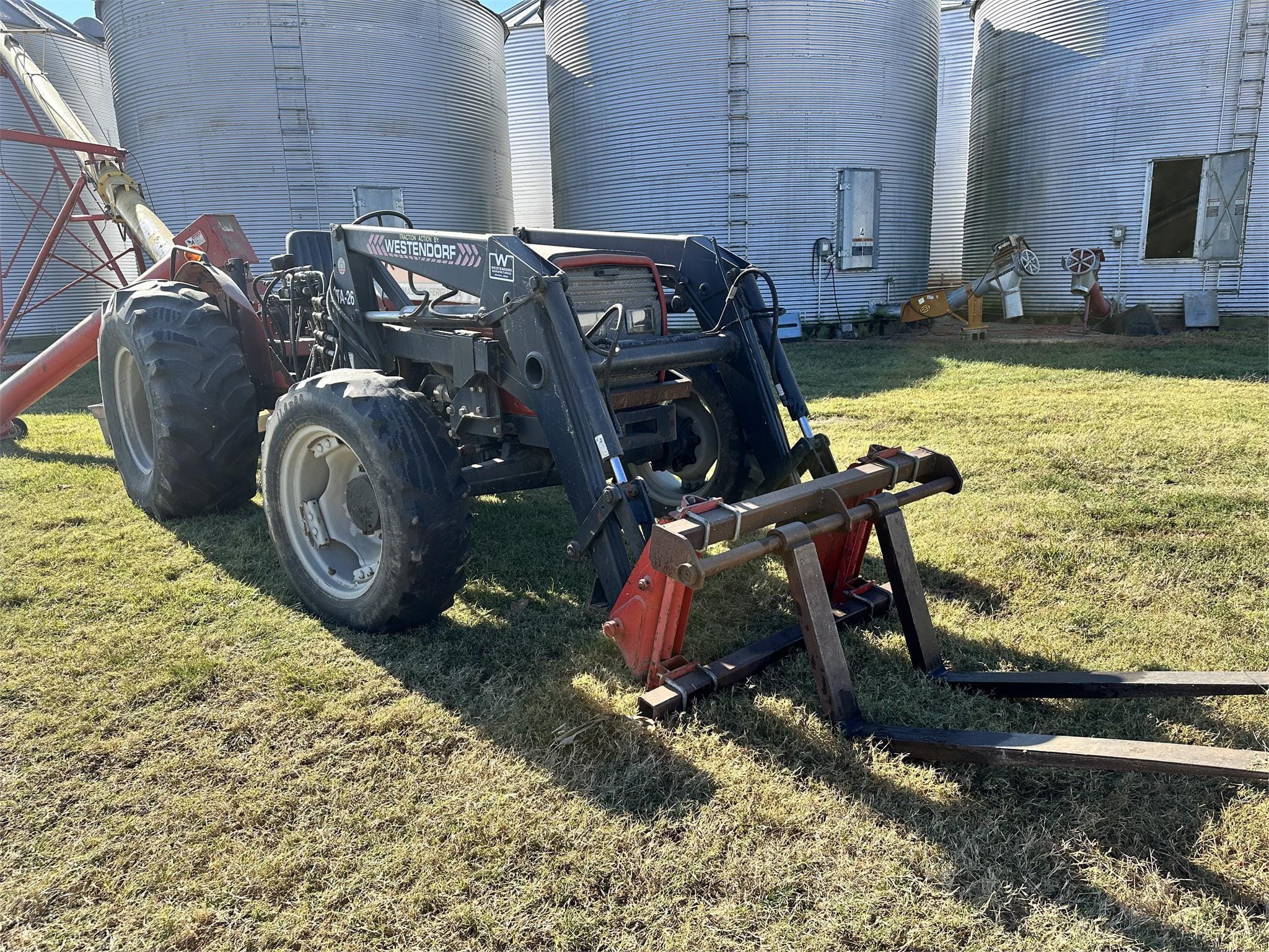 Main image Massey Ferguson 471