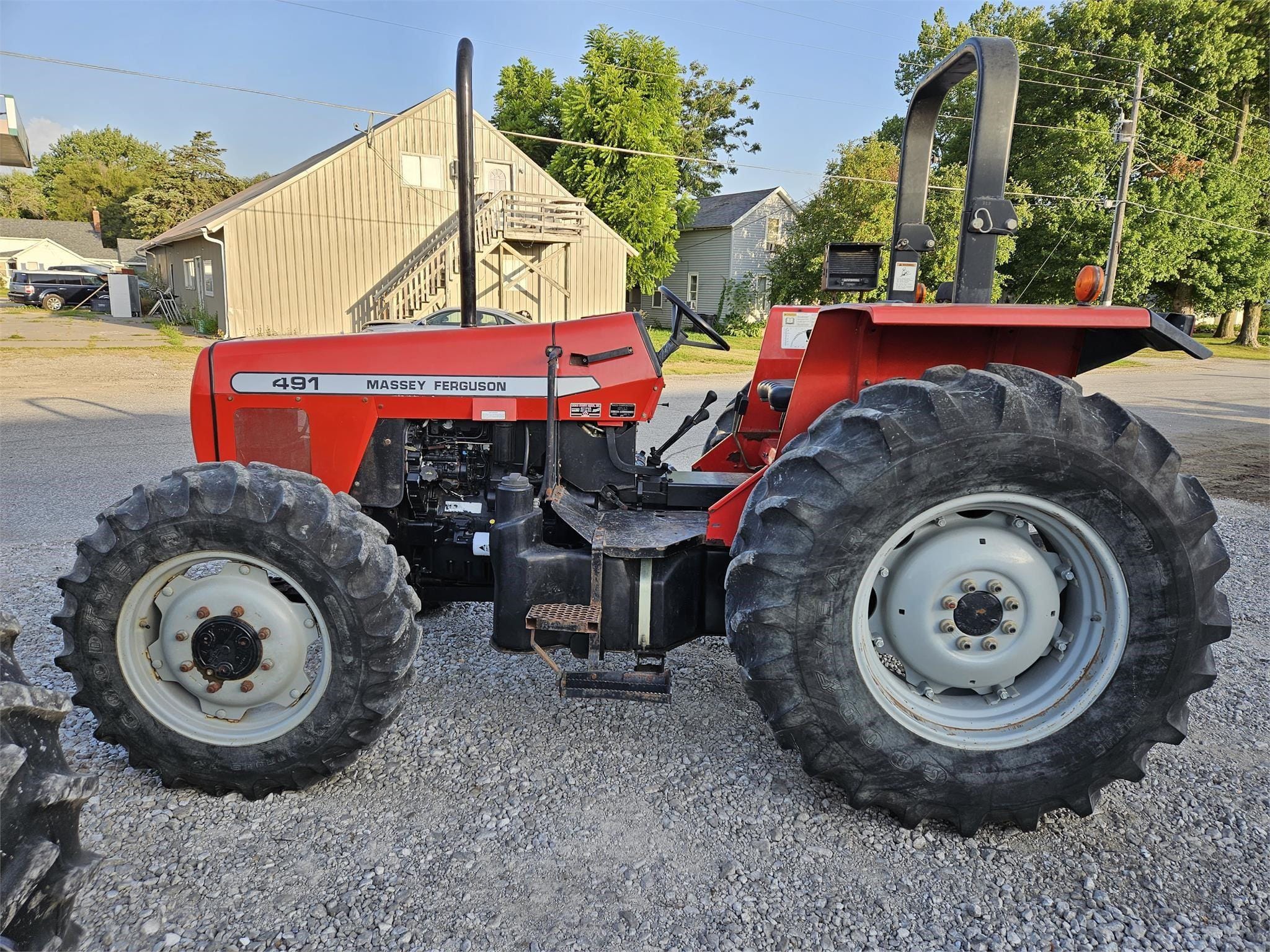 2005 Massey Ferguson 491 Equipment Image0