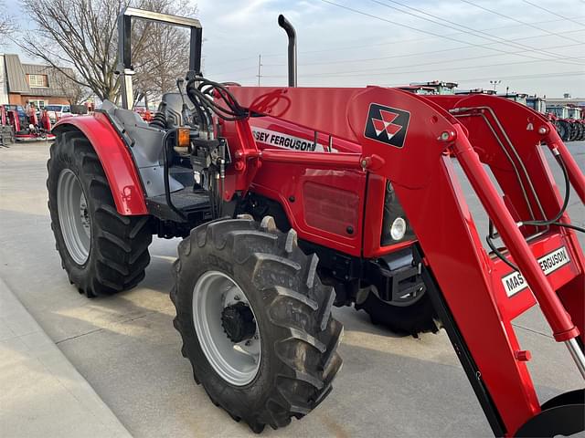 Image of Massey Ferguson 5455 equipment image 3