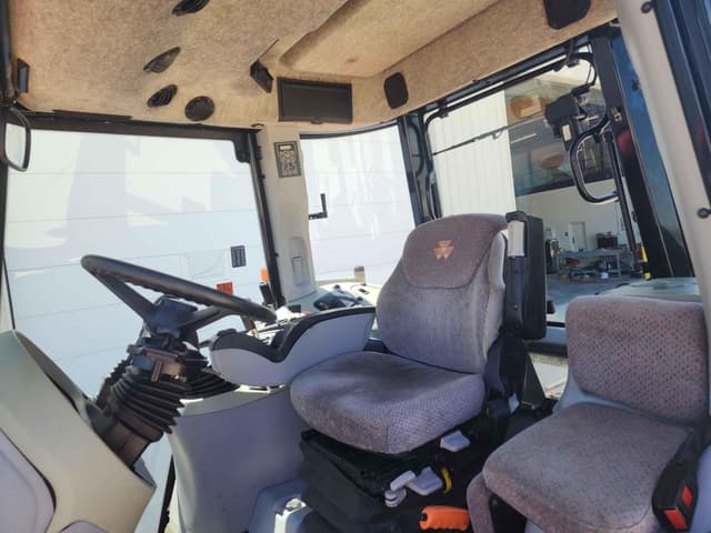 Image of Massey Ferguson 6490 equipment image 2