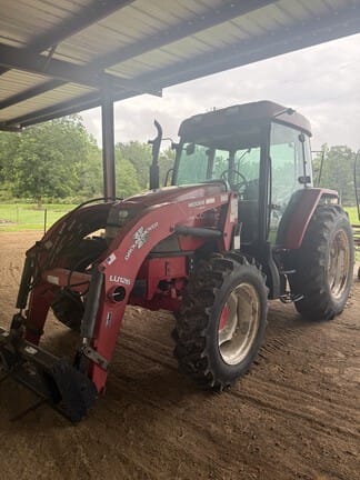 2005 McCormick Intl CX75 Equipment Image0