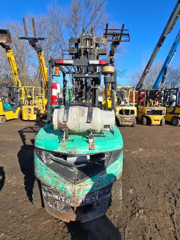 Image of Mitsubishi FG30N equipment image 3