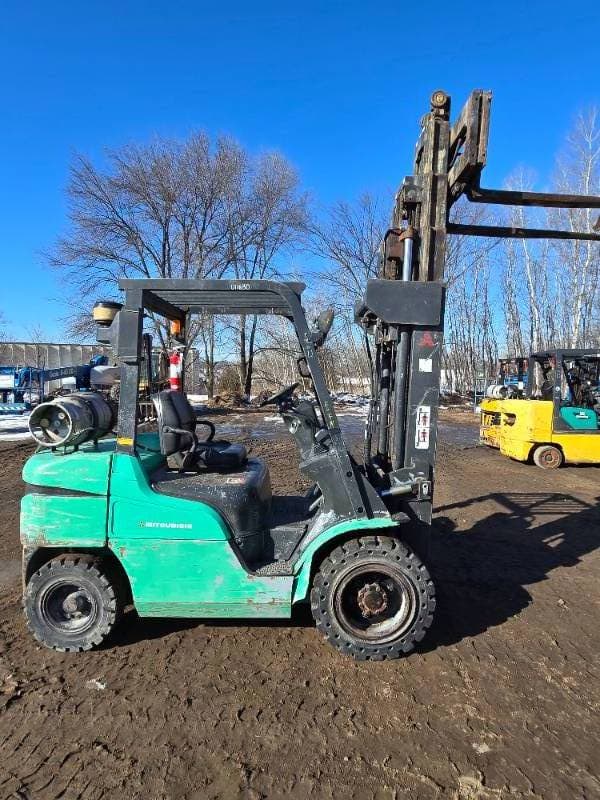 Image of Mitsubishi FG30N equipment image 2