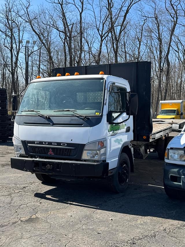 Image of Mitsubishi Fuso equipment image 3