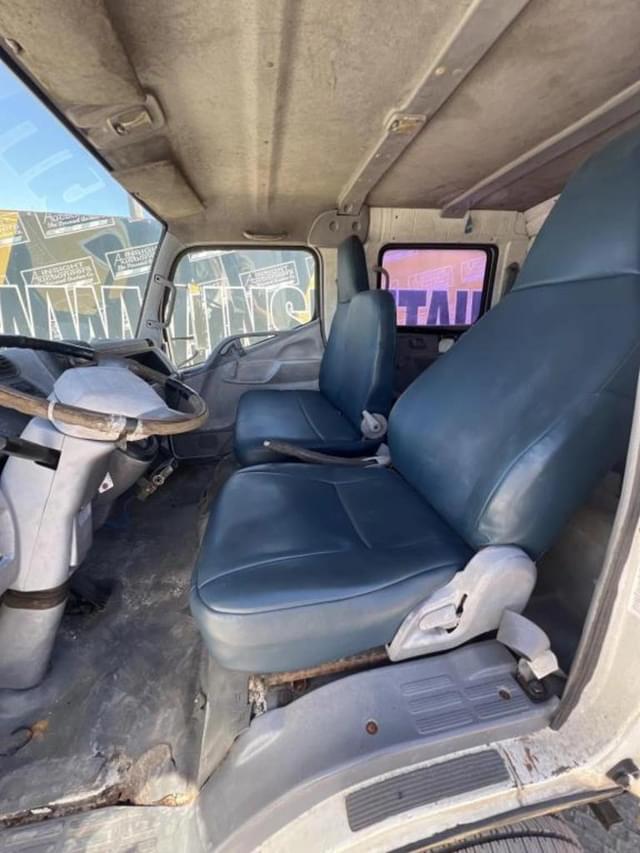 Image of Mitsubishi Fuso equipment image 4