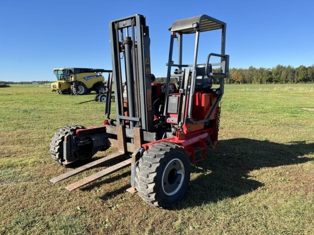 2005 Moffett M5500 Equipment Image0