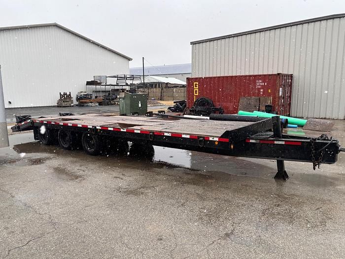 2005 Towmaster T-50 Equipment Image0