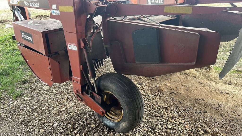 2005 New Holland 1412 Equipment Image0