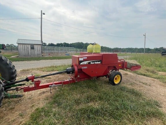 Main image New Holland 565