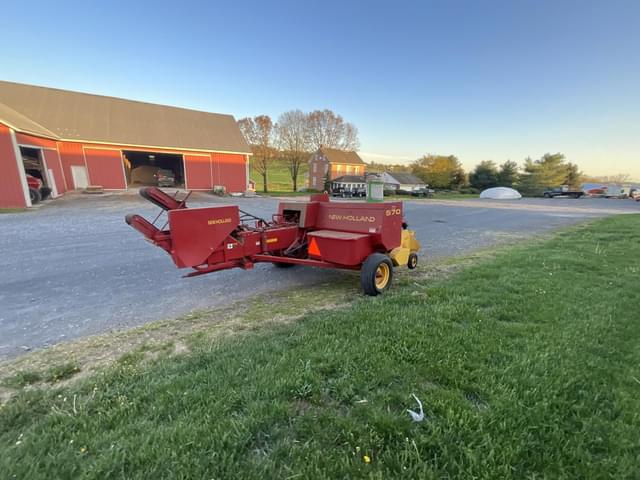 Image of New Holland 570 equipment image 4