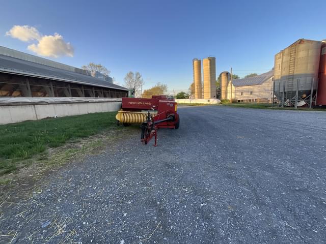 Image of New Holland 570 equipment image 1