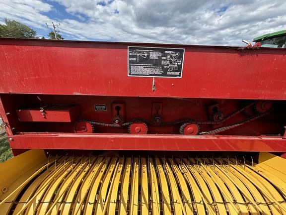 Image of New Holland 575 equipment image 4