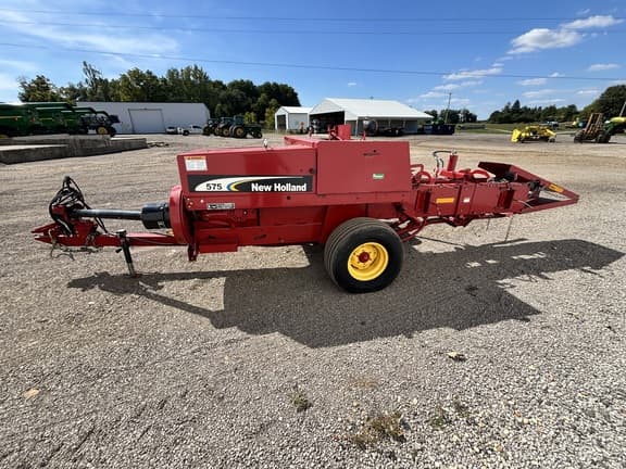 Image of New Holland 575 equipment image 2