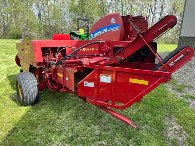 Image of New Holland 575 equipment image 2
