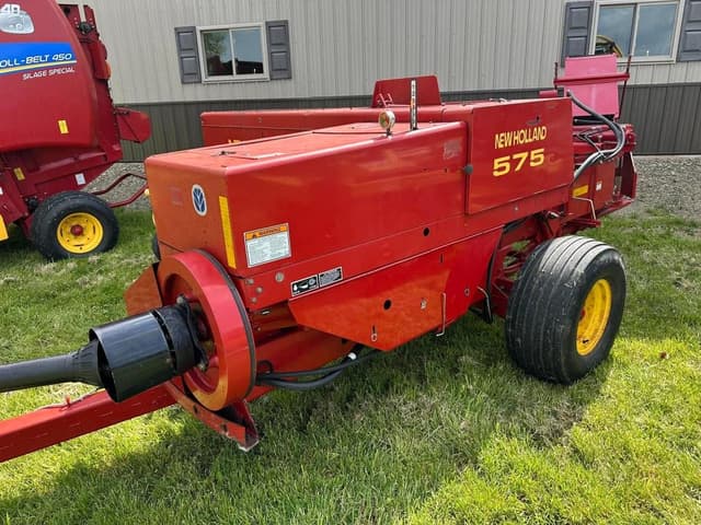 Image of New Holland 575 equipment image 1