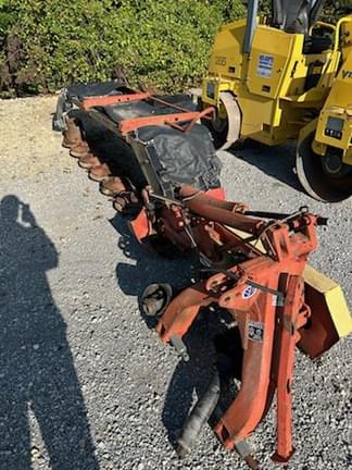 Image of New Holland 617 equipment image 2