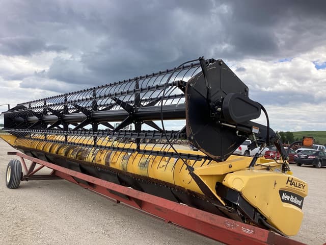 Image of New Holland 74C equipment image 4