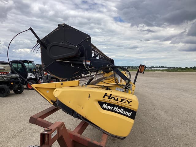 Image of New Holland 74C equipment image 3