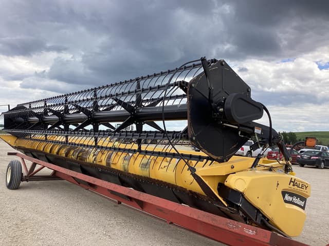 Image of New Holland 74C equipment image 4