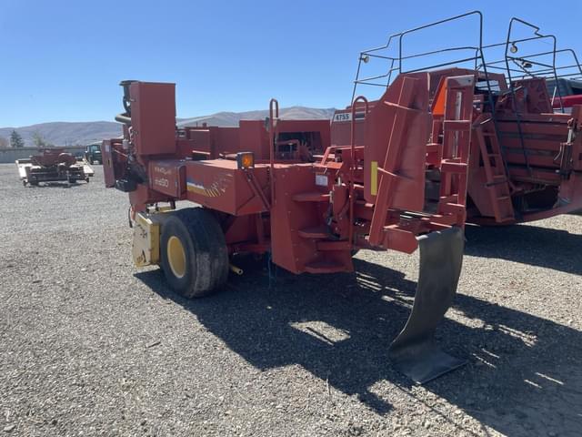 Image of New Holland BB900 equipment image 2