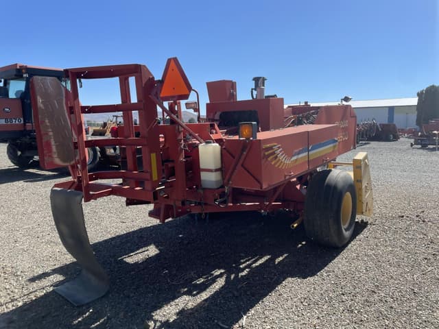 Image of New Holland BB900 equipment image 3