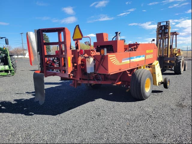 Image of New Holland BB900 equipment image 2