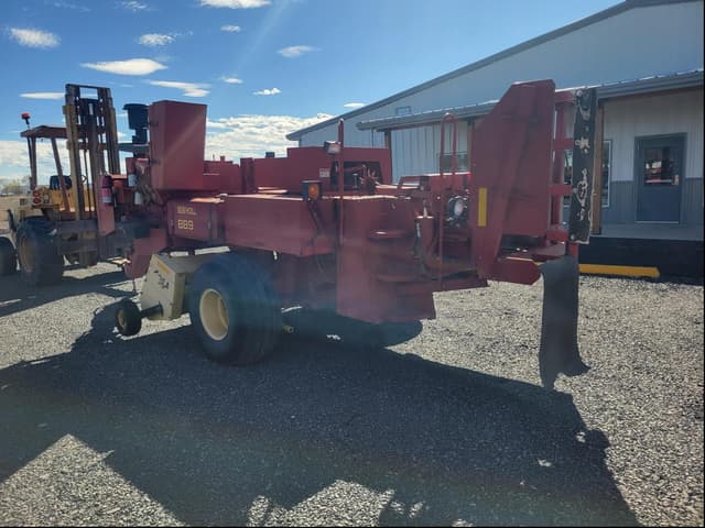 Image of New Holland BB900 equipment image 1