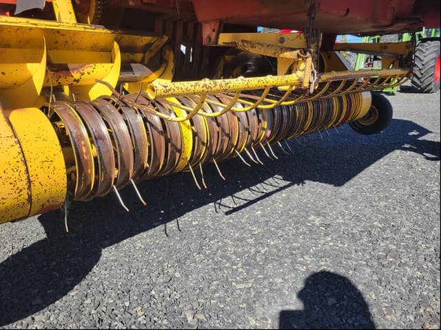 Image of New Holland BB900 equipment image 4